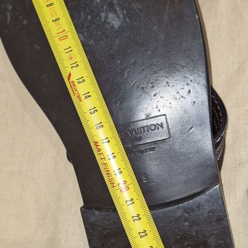 Louis Vuitton men's brown flip-flops – Size 43 – Unworn with box & case