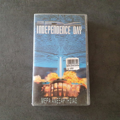 Independence Day VHS tape used with subtitles