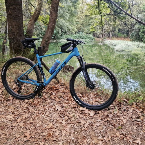 Scott Scale 980 mountain bike like new, Shimano 12-speed, Suntour suspension