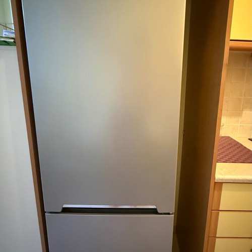 Heinner HC-HM262XE++ fridge freezer, 262L, height 180cm