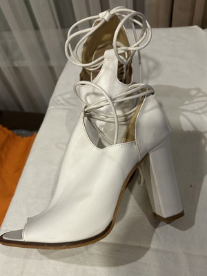 Pumped Up White Lace-Up High Heel Sandals like new