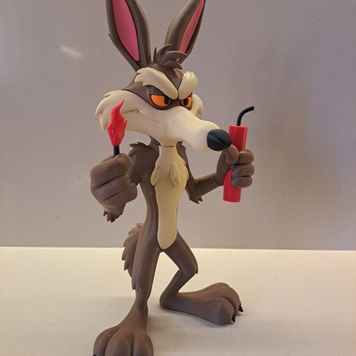 Coyote figure like new, 29cm height