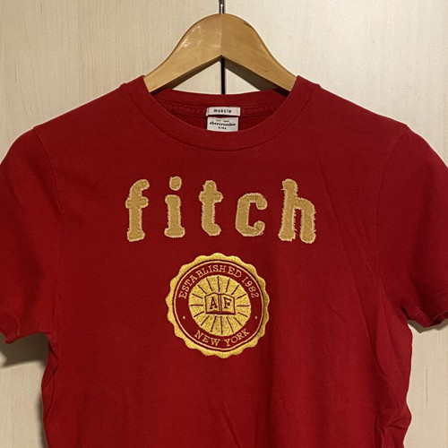 Abercrombie & Fitch T-shirts XL kids like new, red and dark blue set of 2