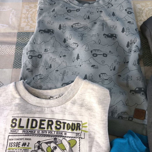 Set of 4 used boys' winter sweatshirts for ages 2-3