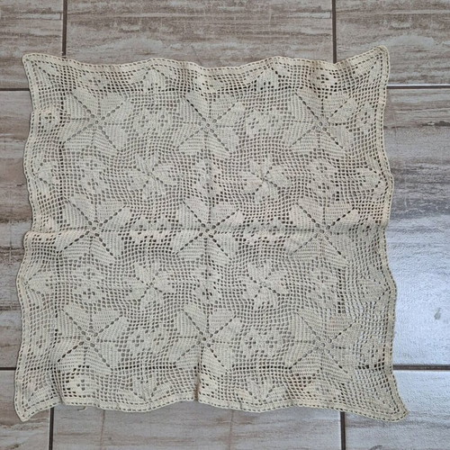 Table linens handmade like new, set of three