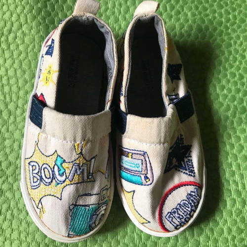 Παπούτσια slip-on Zara σαν καινούργια, αγορίστικα νούμερο 23, πολύχρωμα