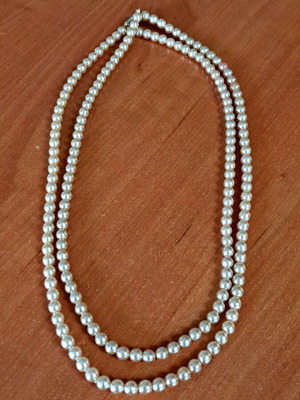 Double Necklace White Pearls Like New