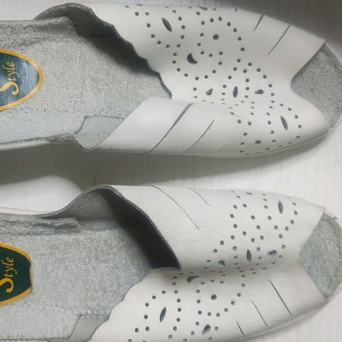Summer white slippers with soft leather and terry insole like new