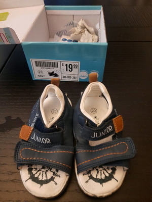 Children's shoes for boy in good condition size 23
