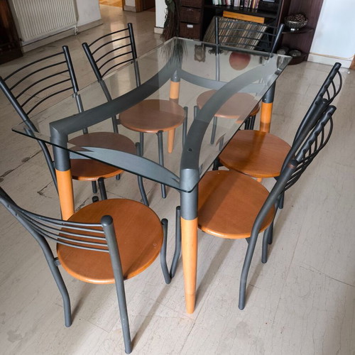 Glass dining set like new with 6 chairs