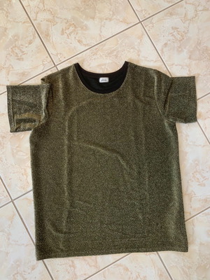 Lurex gold short-sleeve t-shirt used size medium