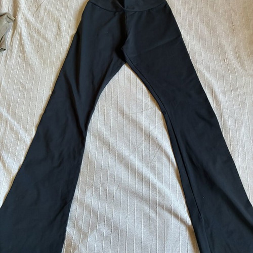 High-Waisted Flared Yoga Pants Black, like new, inseam 80cm, tall M
