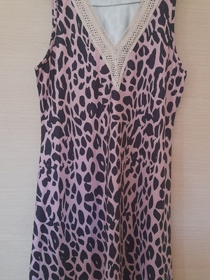 Animal print dress like new, pink multicolor, size XL