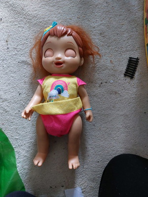Hasbro Baby Alive doll that grows functional in good condition