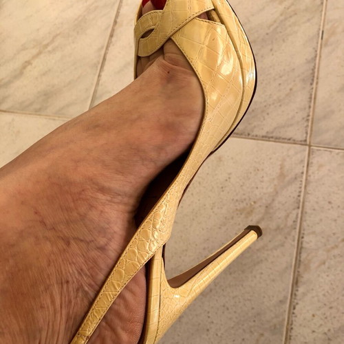 Casadei Slingback Heels Croc Effect Size 40 Fits 39 Cream Yellowed Used