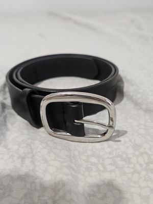 Black belt with silver buckle, H&M