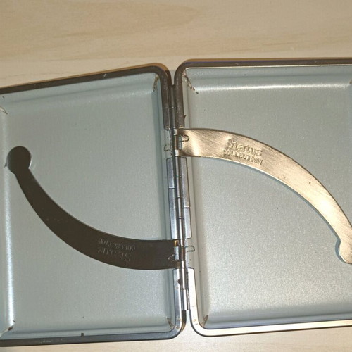 RIZLA Regular plastic rolling machine new with gifts