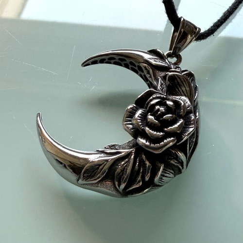 Necklace made of stainless steel 316L like new, silver color