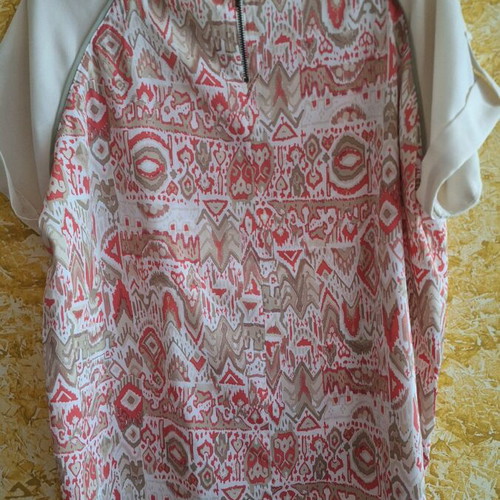 Stradivarius L blouse used, white and red, short sleeves