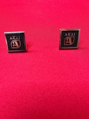 Akai vintage badge set like new