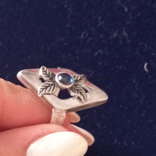 Silver 925 ring new with blue stone, size 62