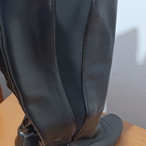 Donald J Pliner women's boots like new, size 39.5, black