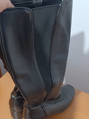Donald J Pliner women's boots like new, size 39.5, black