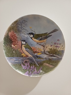 Kaiser Porcelain Plate Heimische Singvögel used, decorative wall hanging