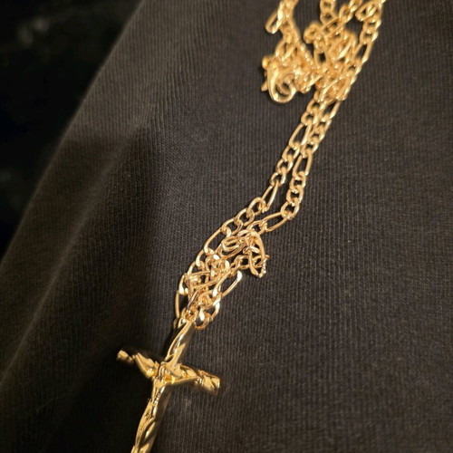Steel cross with chain Othelia brand new, gold tone