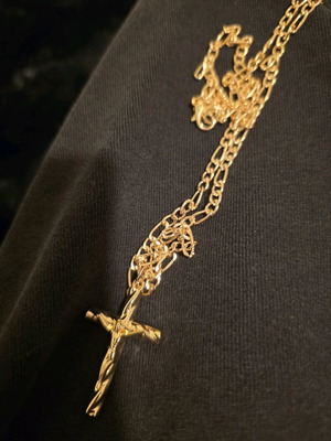 Steel cross with chain Othelia brand new, gold tone