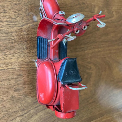 Vespa metal decorative item like new