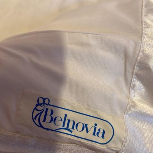 Belnovia wedding dress like new, complete set with veil and gloves, size EU 44