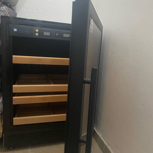 Cigar humidor fridge unused