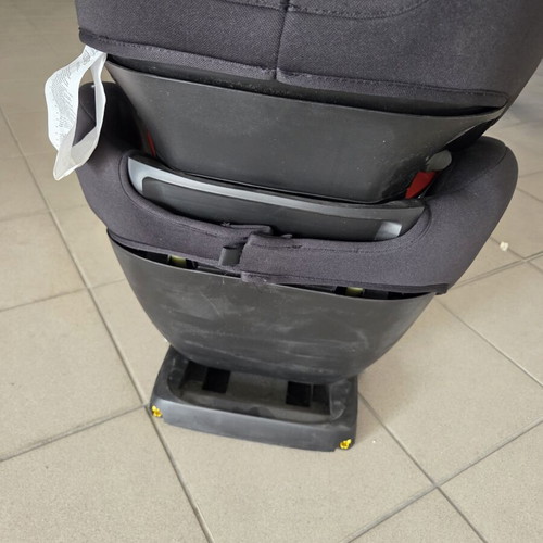Maxi-Cosi Booster RodiFix AirProtect car seat 15-36 kg used with Isofix
