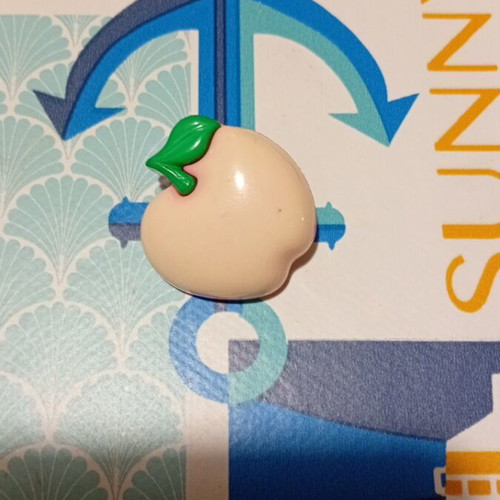 Psilikoko apple pin like new
