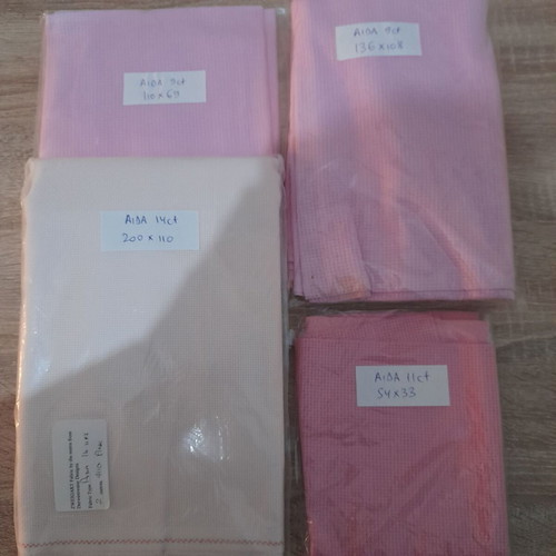 Ύφασμα Aida για κέντημα 14ct, 11ct και 9ct σε ροζ χρώμα σαν καινούργιο