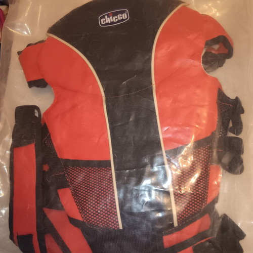 Chicco GO baby carrier, red and black