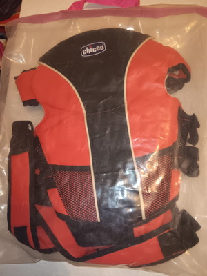 Chicco GO baby carrier, red and black