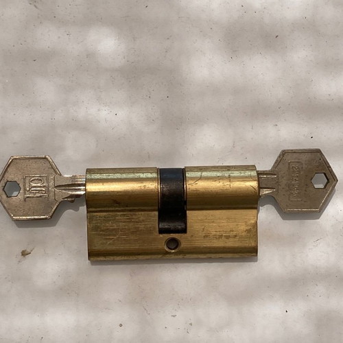 Lock used with 2 keys, functional