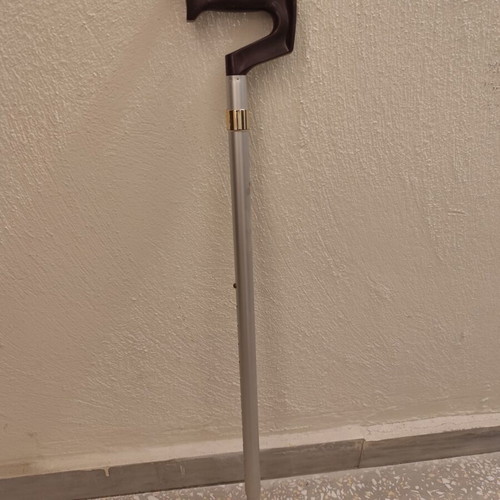 Adjustable aluminum walking cane with sturdy handle