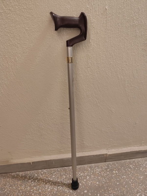 Adjustable aluminum walking cane with sturdy handle
