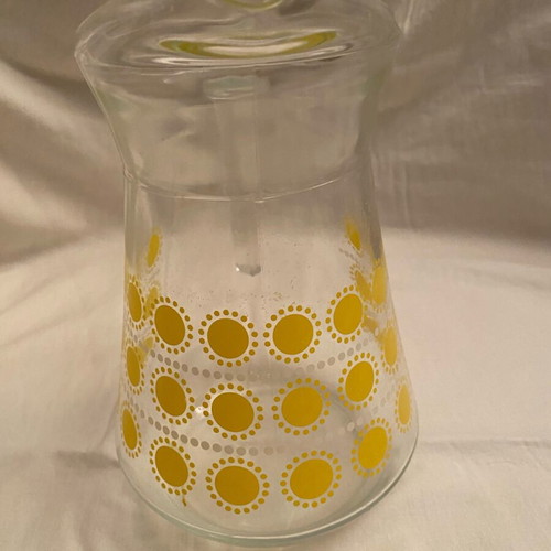 Vintage Arcoroc glass jug with yellow design, like new
