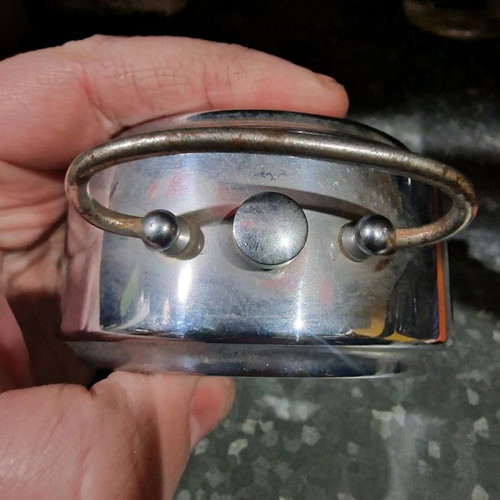Wound analog table clock used for repair