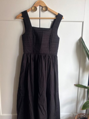 Black maxi dress H&M new, size XS with open back