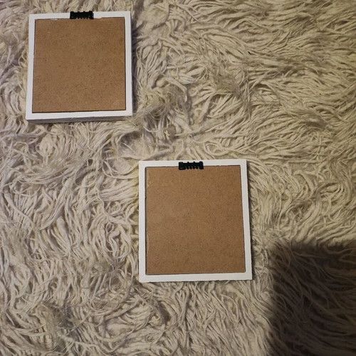 Small frames like new with butterfly design, set of two