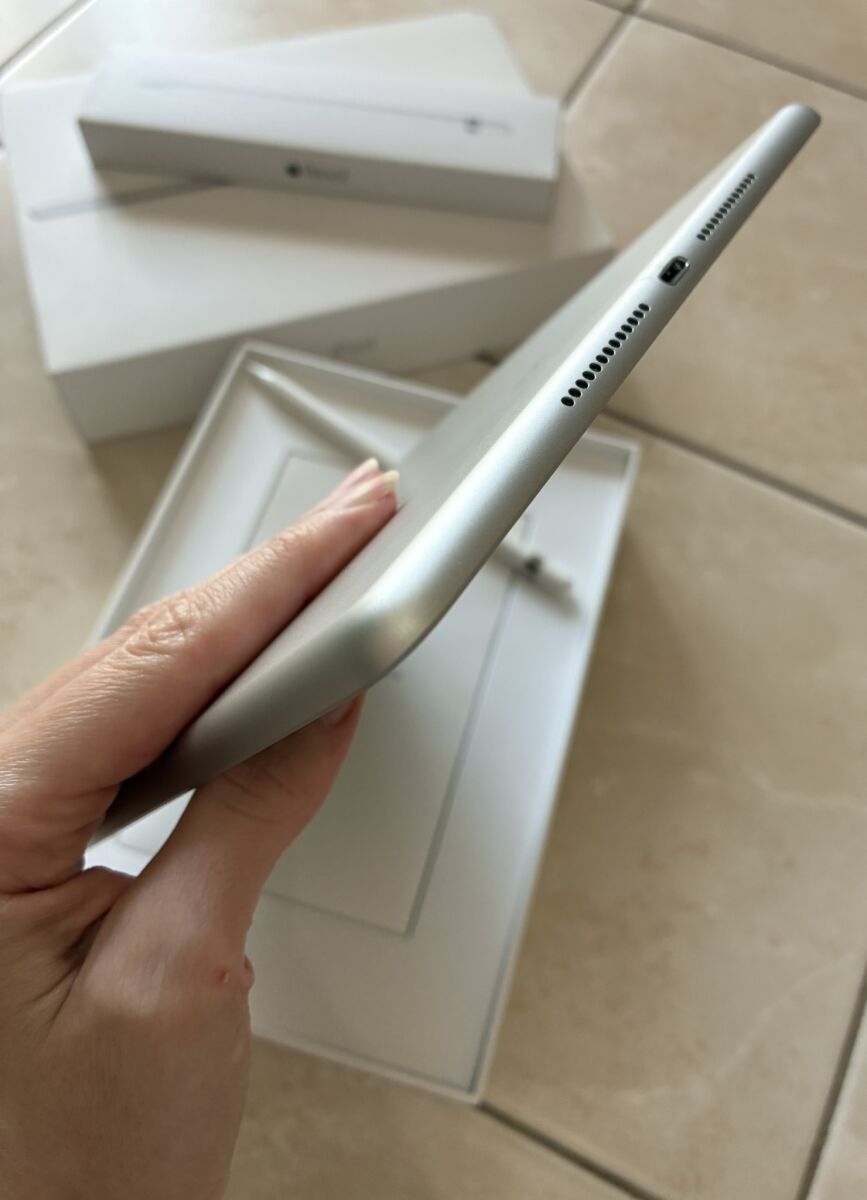 Apple iPad 8th Generation with Apple… - € 200,00 - Vendora.cy
