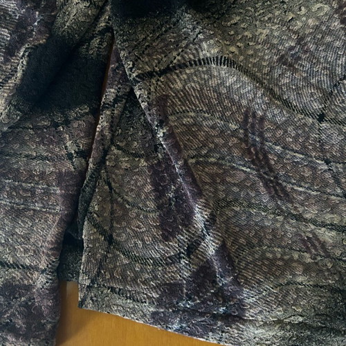 Blouse with wavy checkered pattern XL like new, black