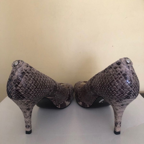 Michael Kors pumps size 40 with snake pattern like new