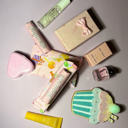 Gift box girly glam pack Laneige, Armani My Way, Kiko καινούργιο