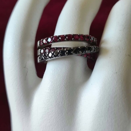 Silver ring 925 with red and black sapphires, new